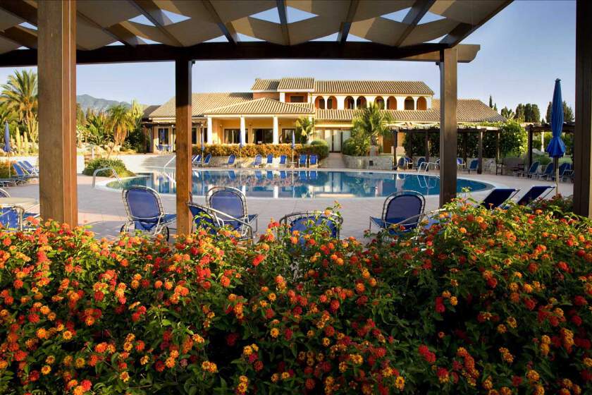 Rezidence Lantana Resort