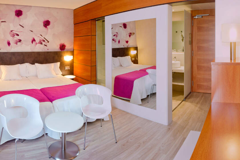 Sumus Hotel Monteplaya****S Adults only  - pokoj Superior