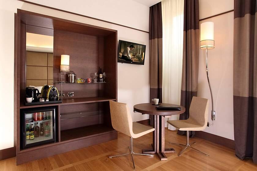 The Independent Hotel - Superior