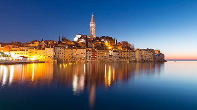 Křišťálově čisté moře v Istrie